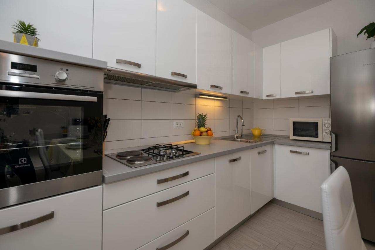 Apartment With Big & Free Private Parking