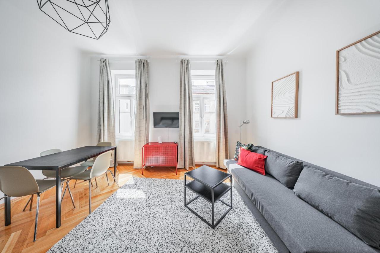 Central Cozy Schonbrunn Apartment