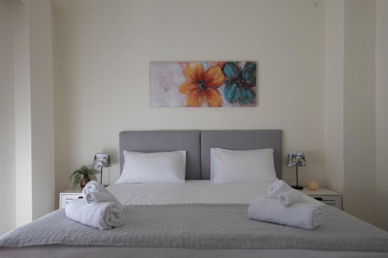 Andie Athens Keramikos