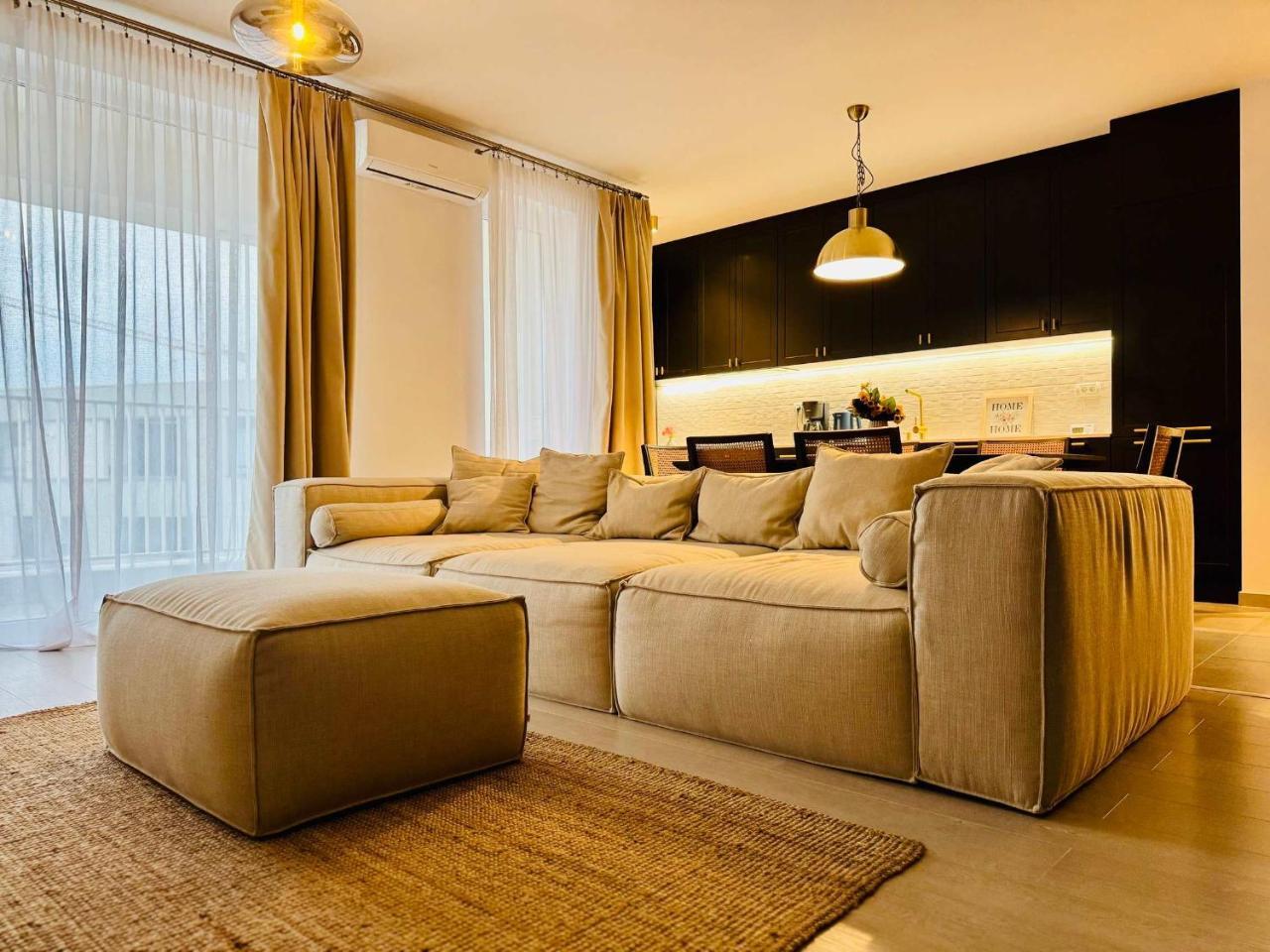 Joy City Stay City Of Mara M8-111