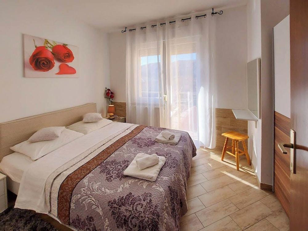 Apartments & Room Boris
