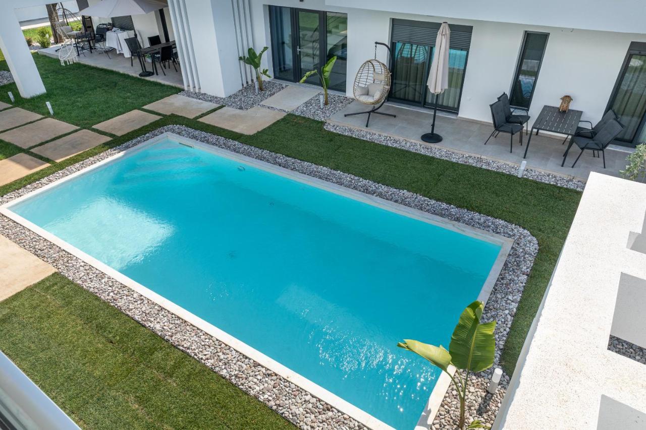 Mare Blue The Vintage Suite