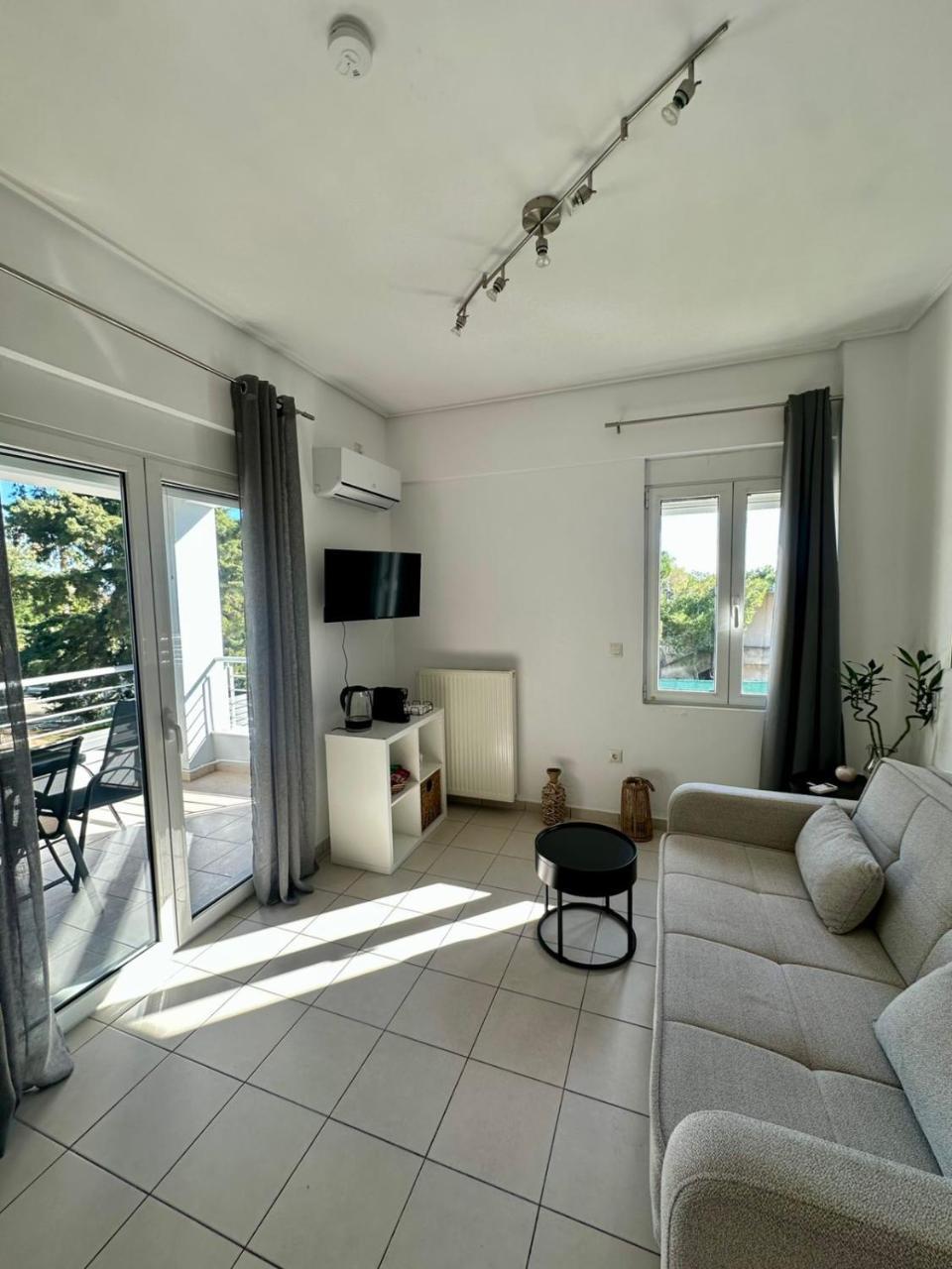 Celene by Dia Garden View Apartment