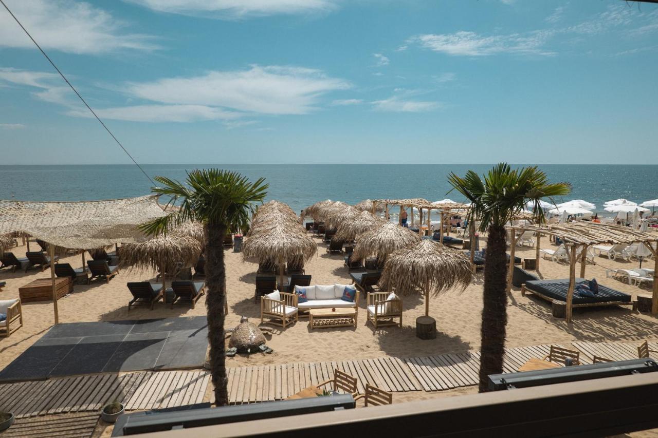 Goldensands Apartments