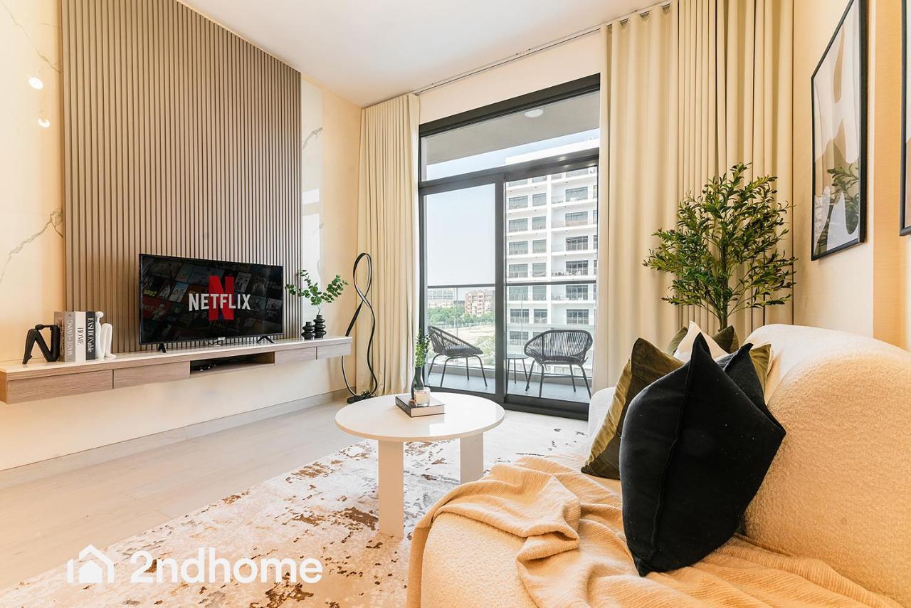 2ndhome - Laya Heights, Studio City