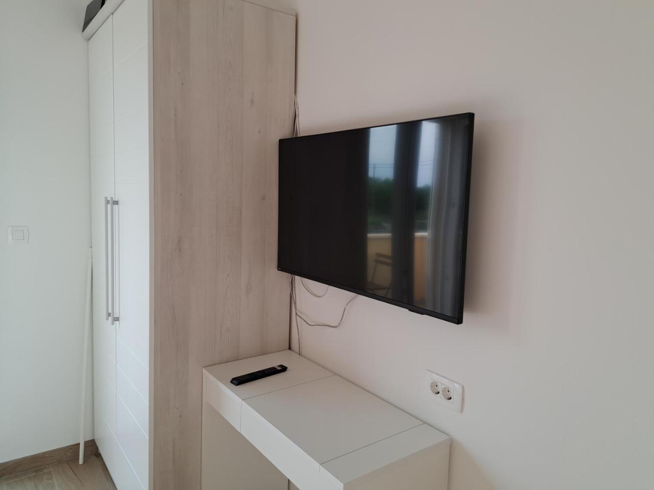 Apartment & Room Ladisic