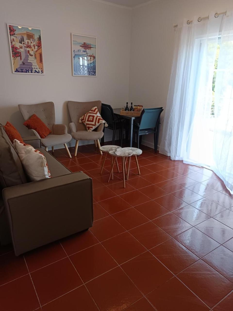 Sea Breeze Apartment