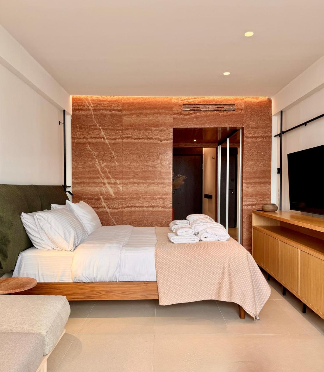 Ermou 18 Private Jacuzzi Apartment