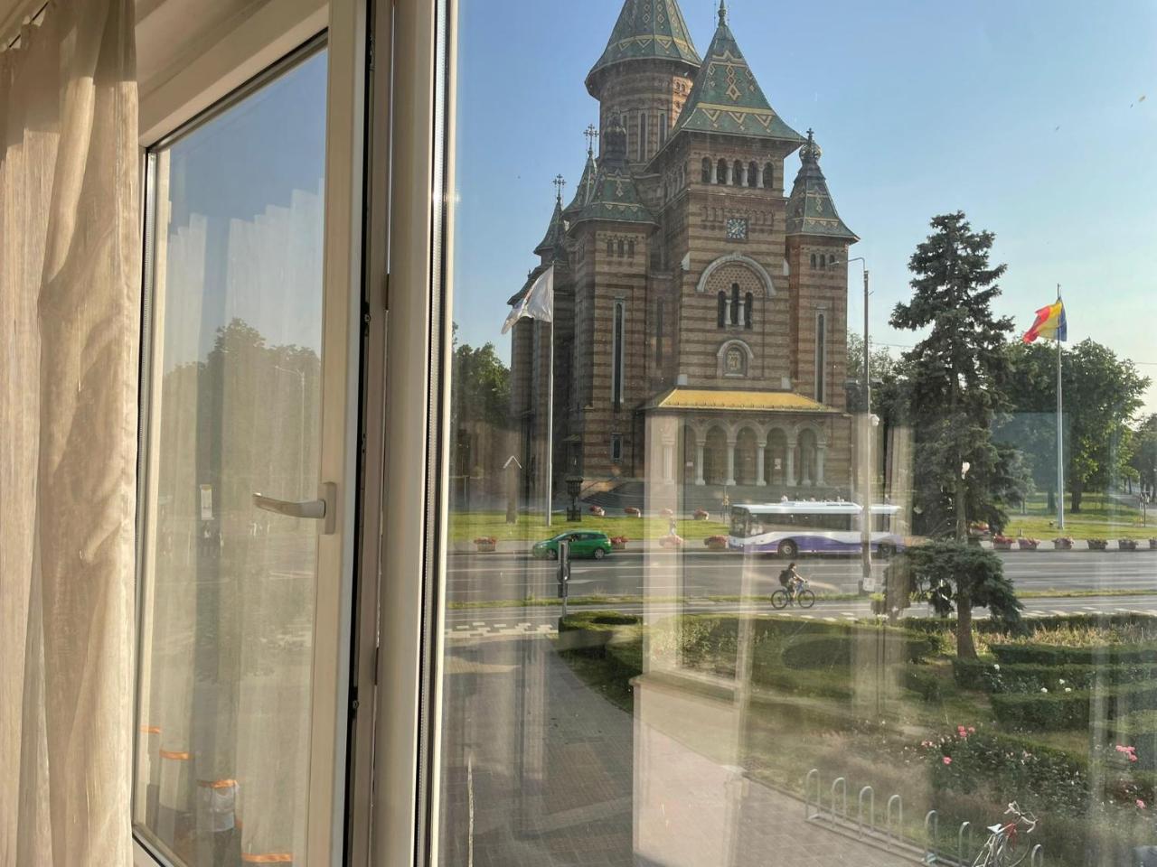 Elena Center Apartment