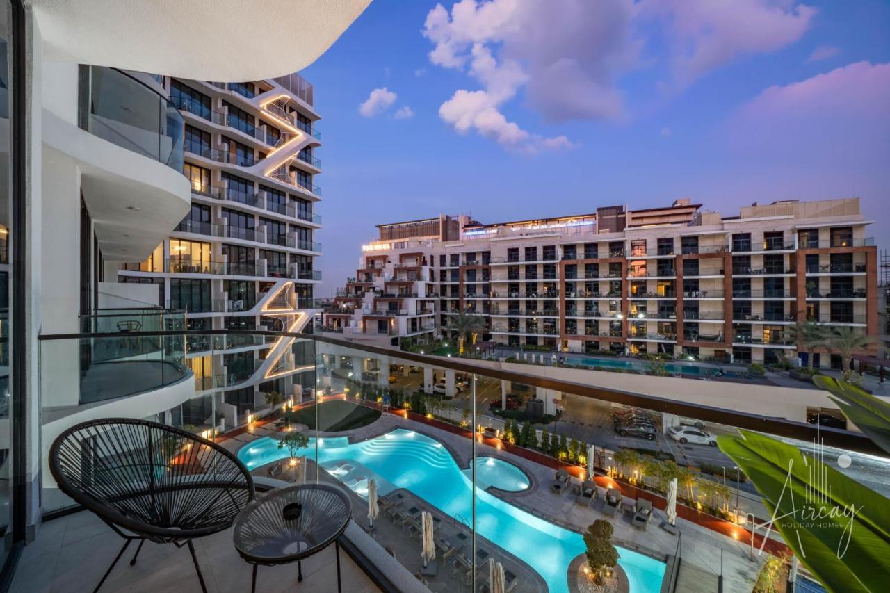 Sunlit Luxe Studio Serene Skies Infinity Pool
