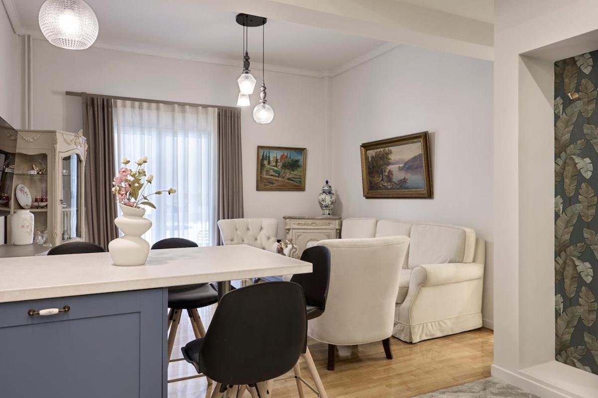 The Akropolis Place