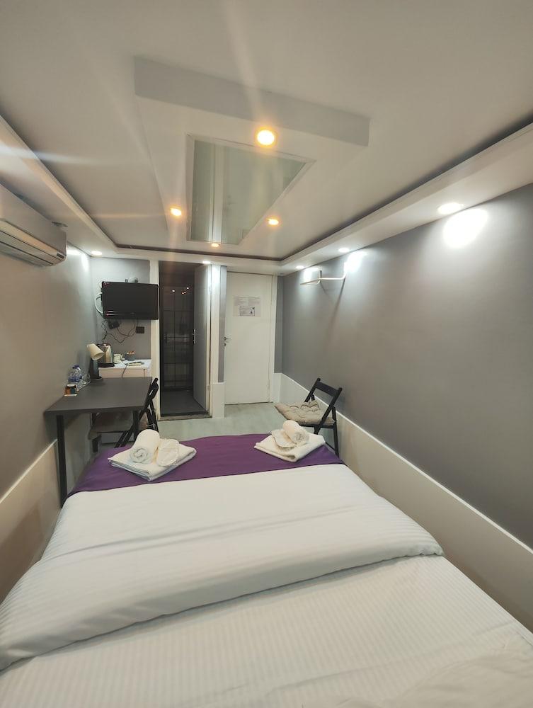 Frame Luxury Apartments