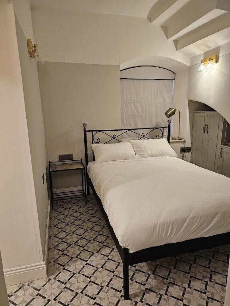 Cohen's Boutique Hotel