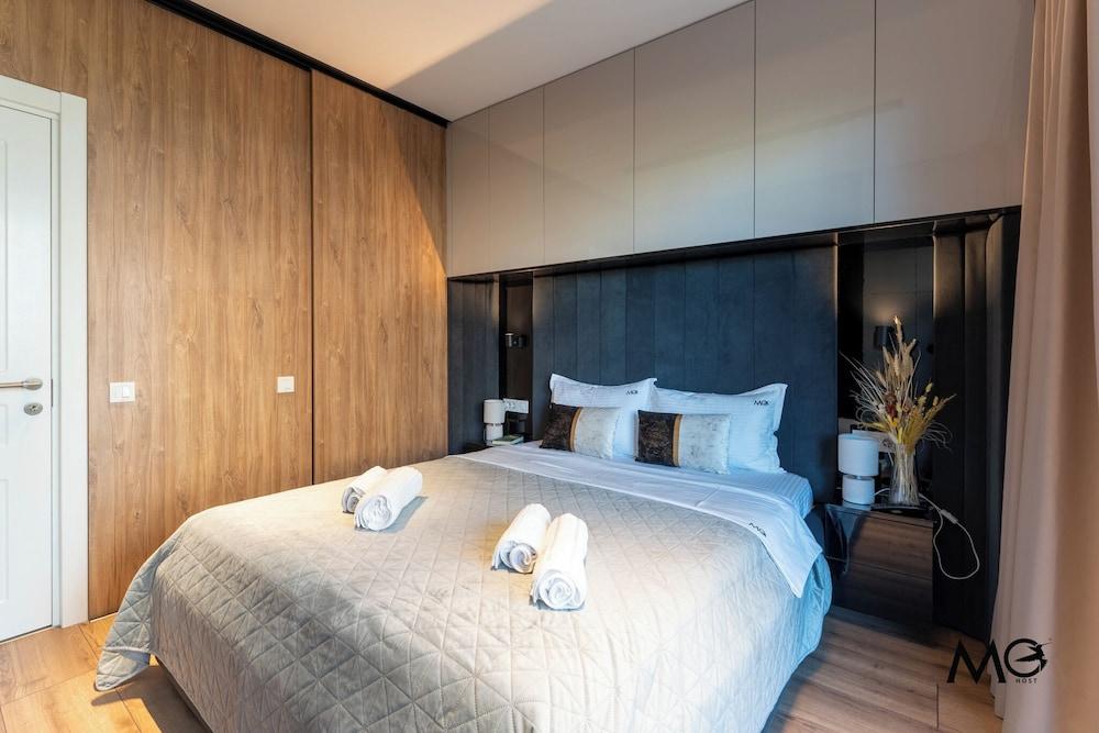 Mohost Alive Modern Serenity