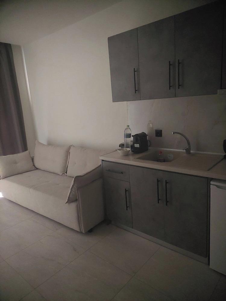 Aeli Vista Apartments