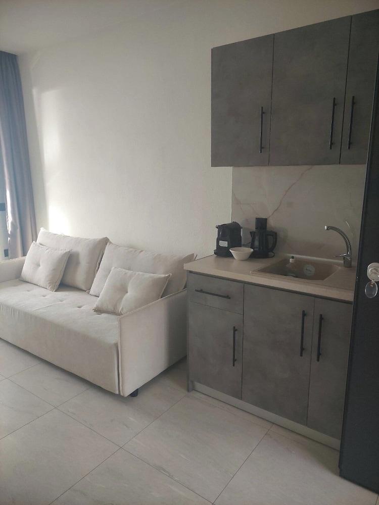 Aeli Vista Apartments