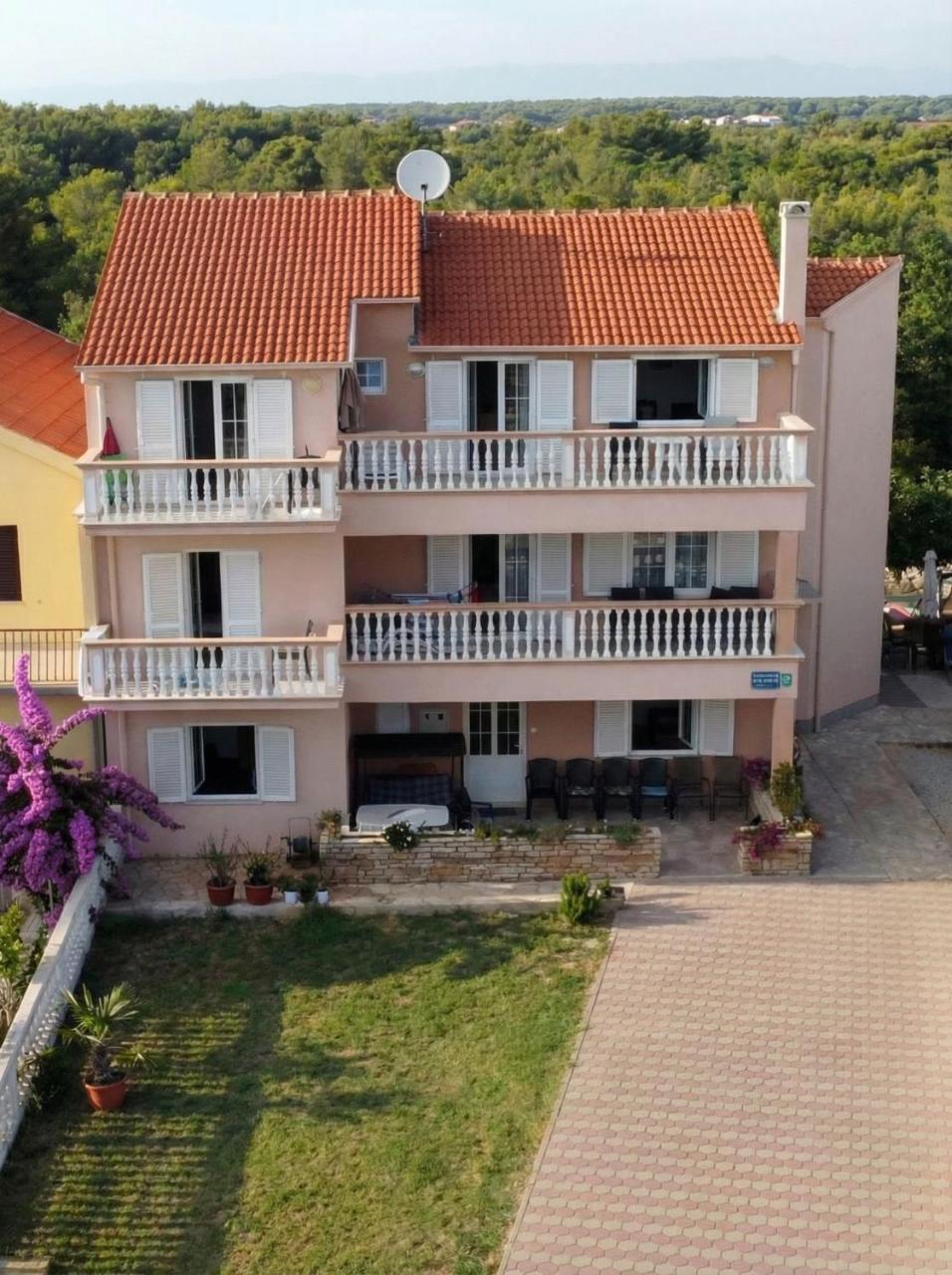 Apartment Mladen