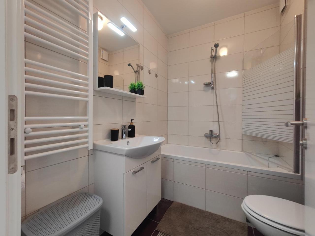 Musulin Apartment With Balcony & Garage
