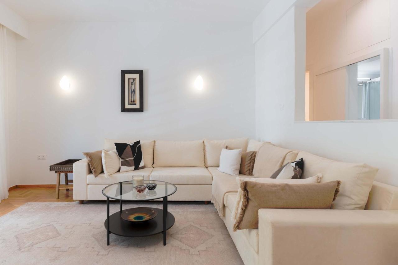 White Harmony 2bd Apt Close To Metro