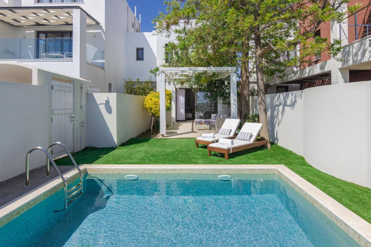 Aura Romantic, Homely Villa With Heated Pool