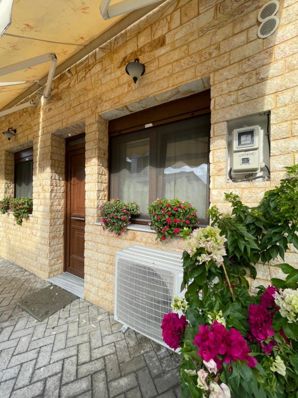 Leonora's Apartment