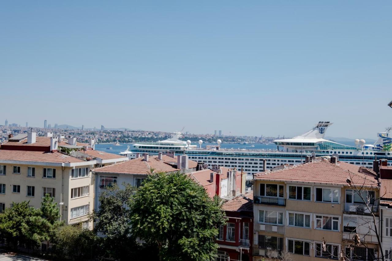 Sea View Two-bedroom Suite In Managed Residence Parking & Elevator