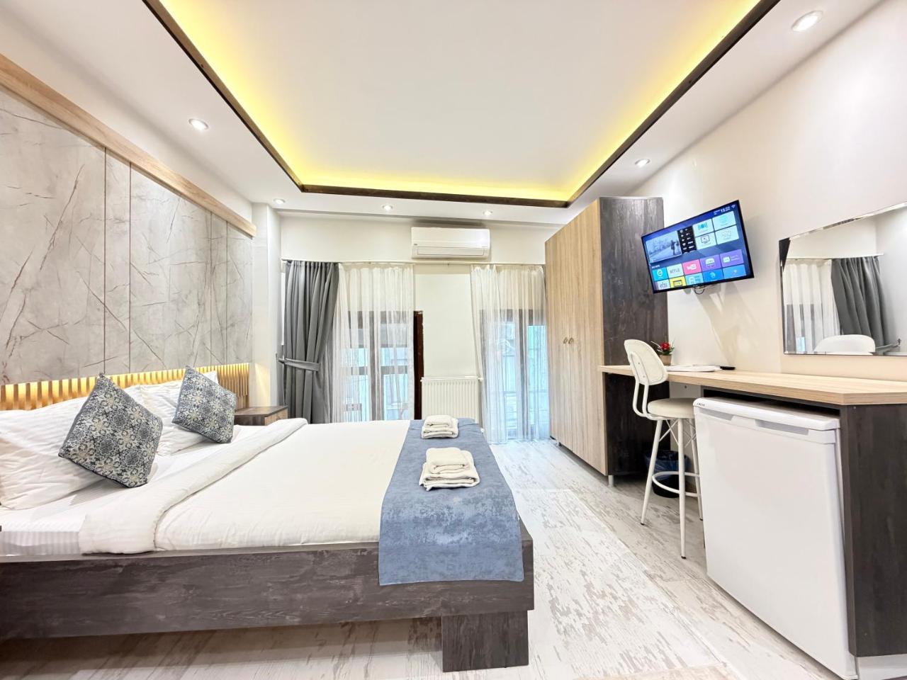 The Blue Mansion Modern Rooms