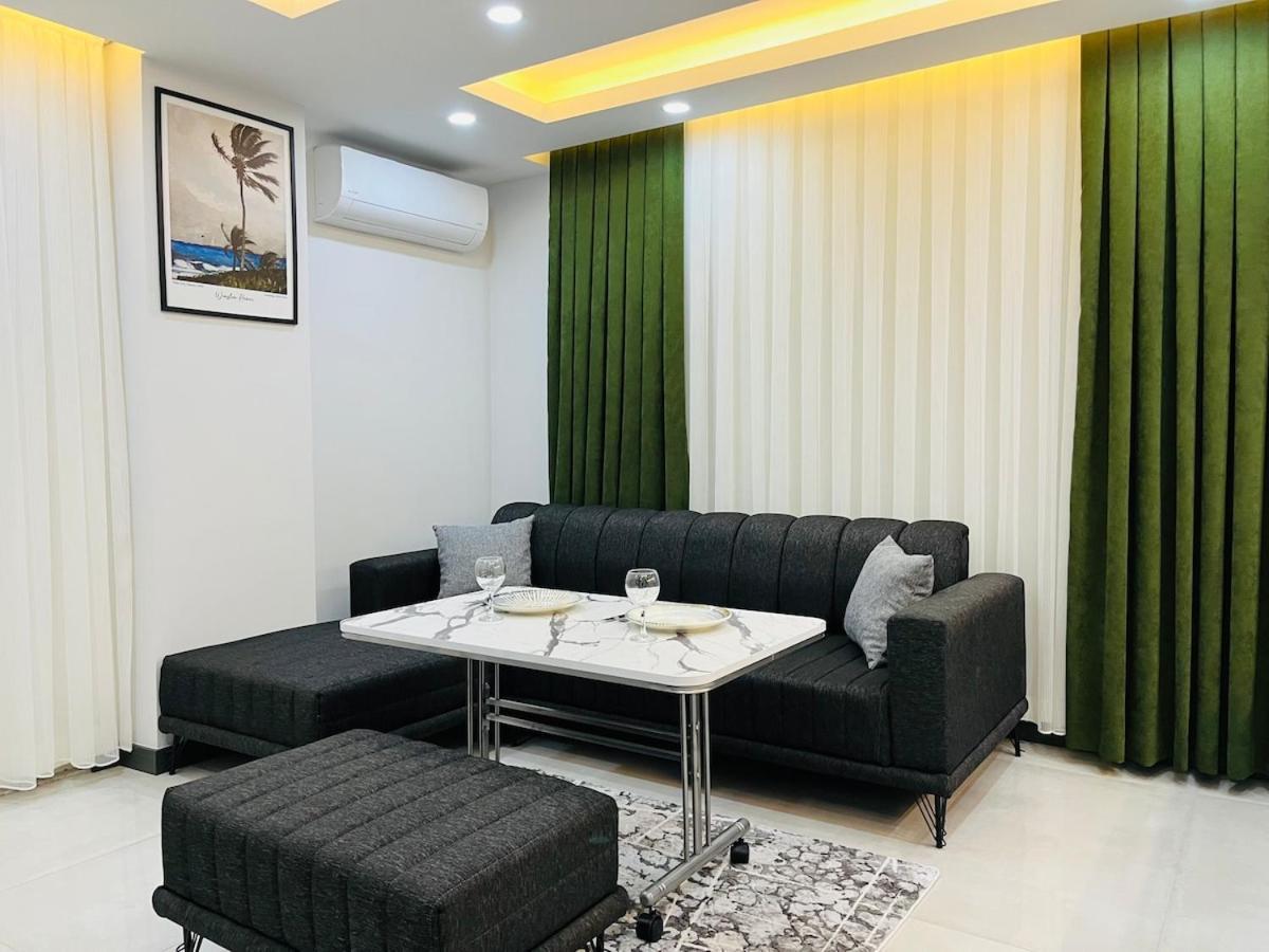 13 Luxury Apartment With Elevator In The Center