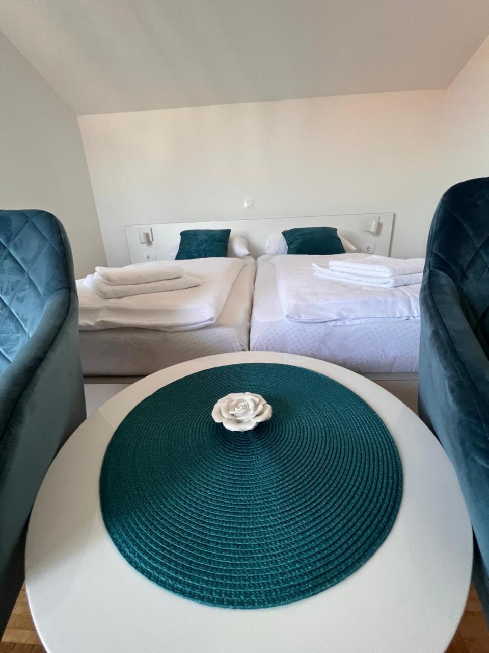 Villa Rosa Rooms