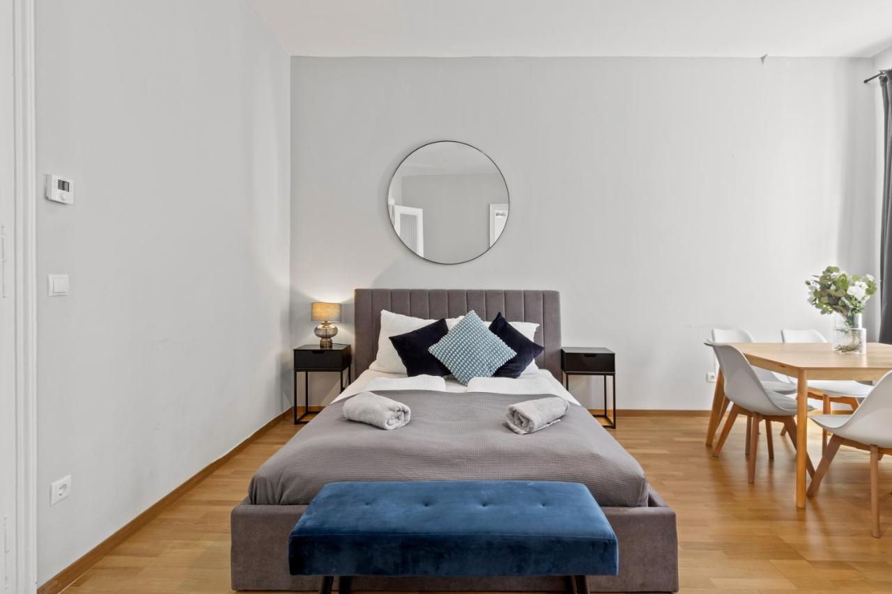 Spacious 3-br 2 Min To U4 Meidling Hauptstrae
