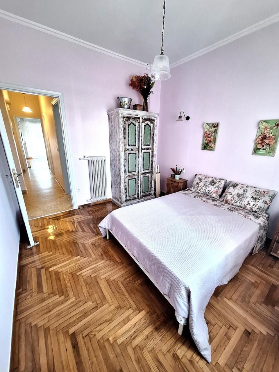 Apartment Ioanneta Vintage Decorated, City Center, Close To Metro Station