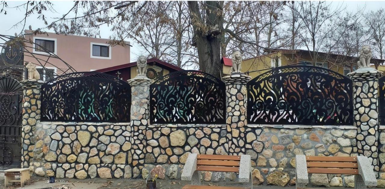 Mavros Studio1