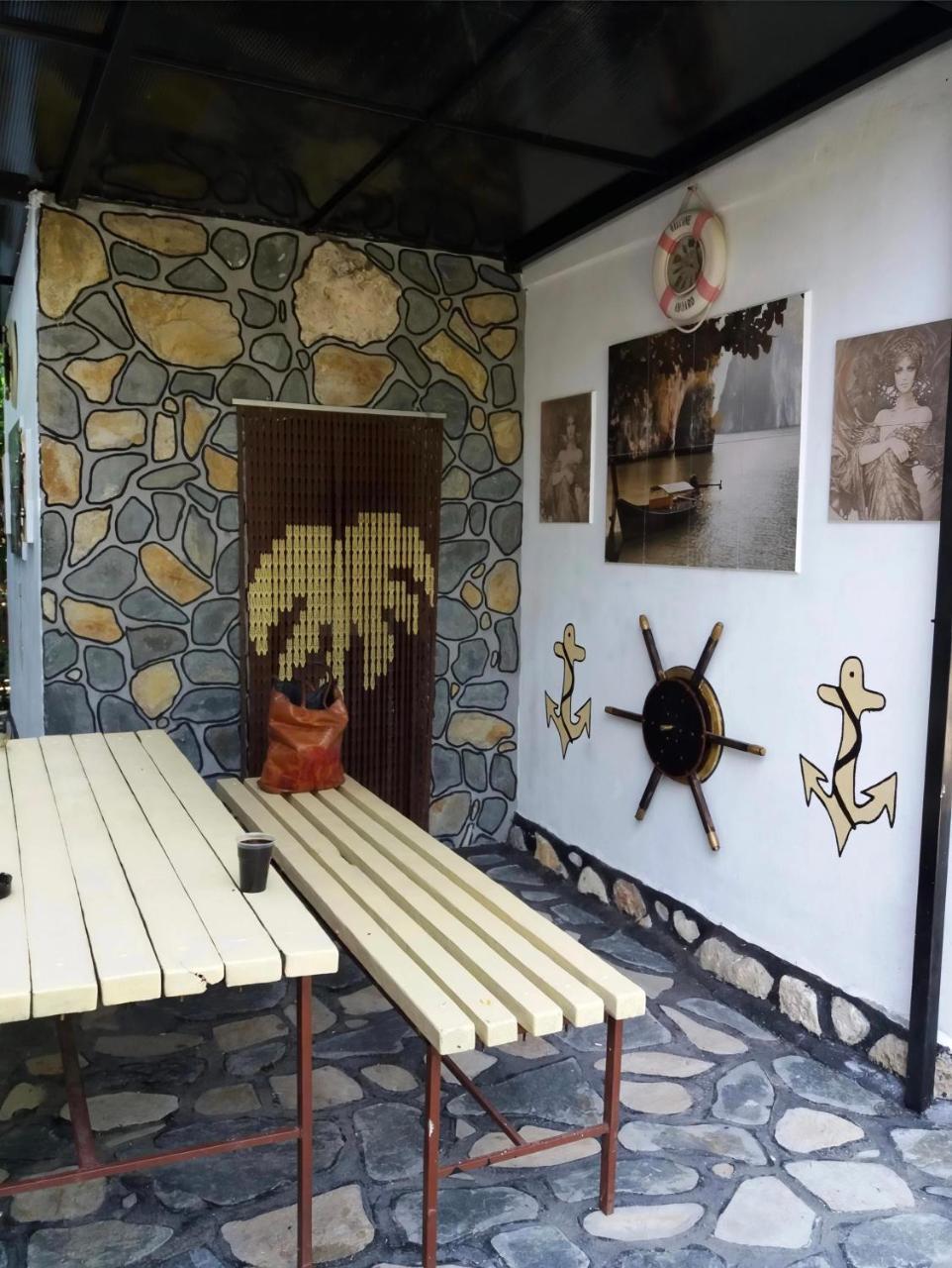 Mavros Studio1