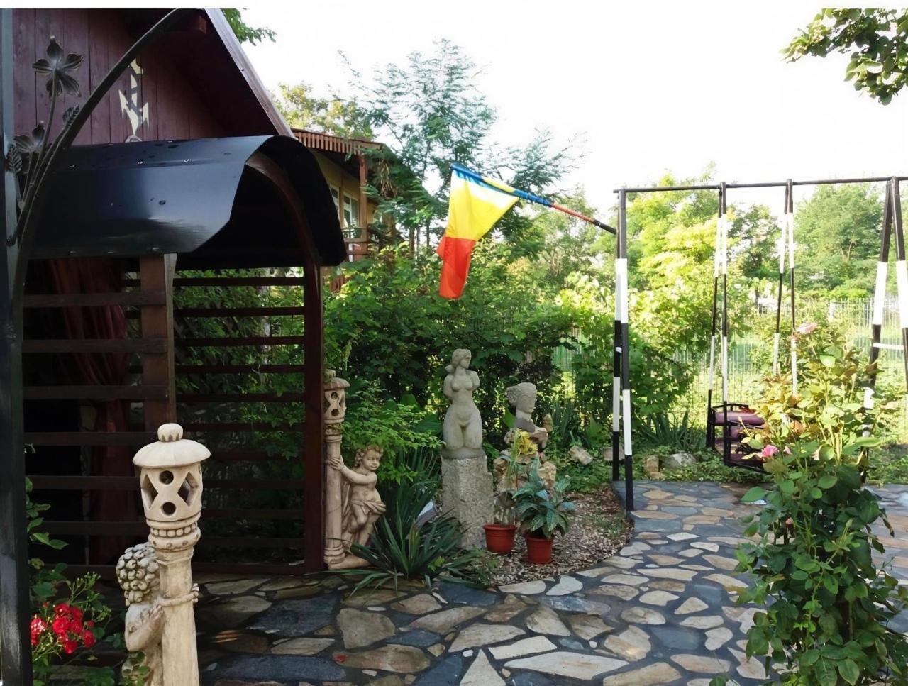 Mavros Studio1