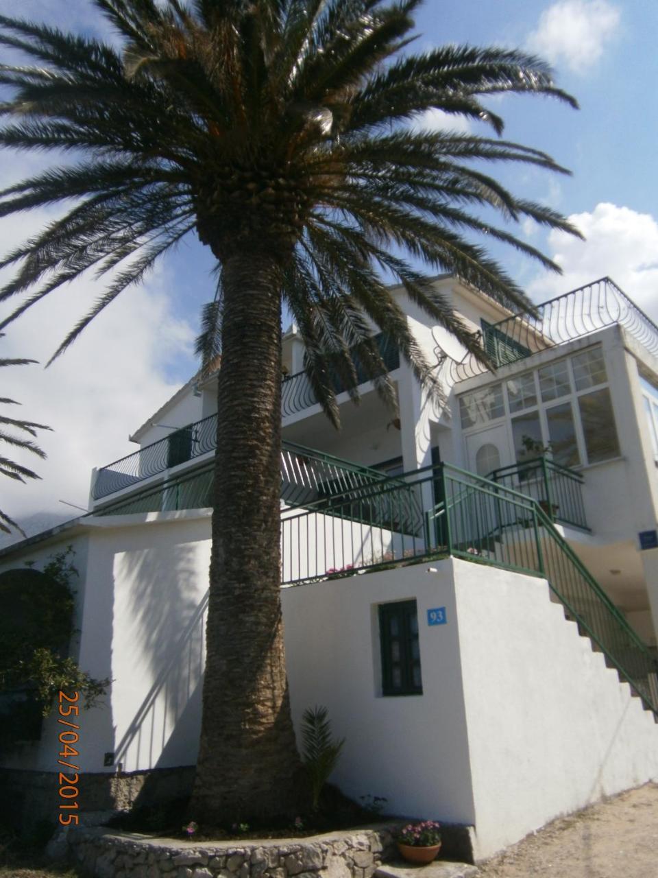 Apartments Tri Palme