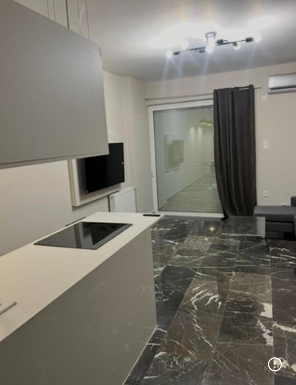 Spacious 2-bedroom Apartment In Paleo Faliro, Athens