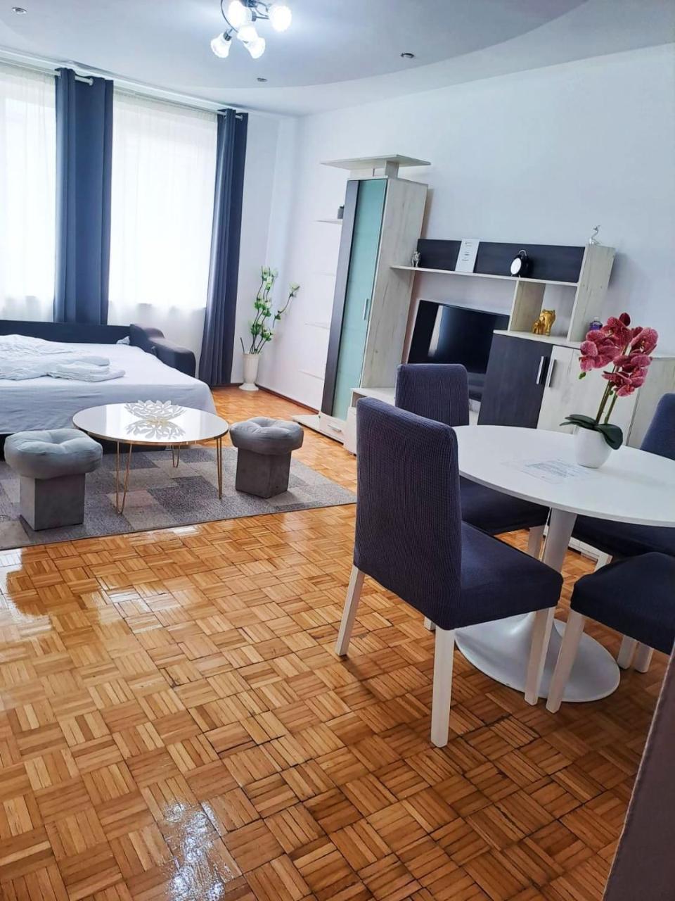 Comfy Flat With Concert Hall Views Urban Serenity