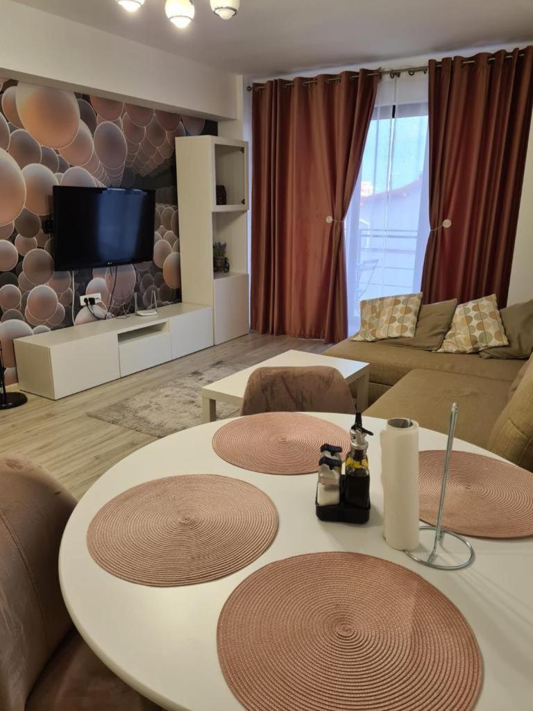 Sea Side Ada Apartment