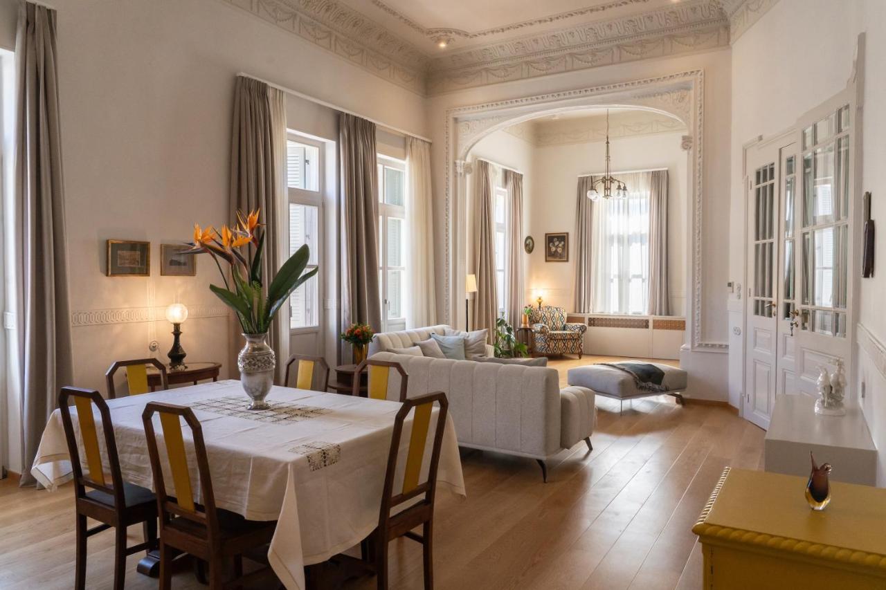 Historic 1930s Mansion On Chalidon With Garden