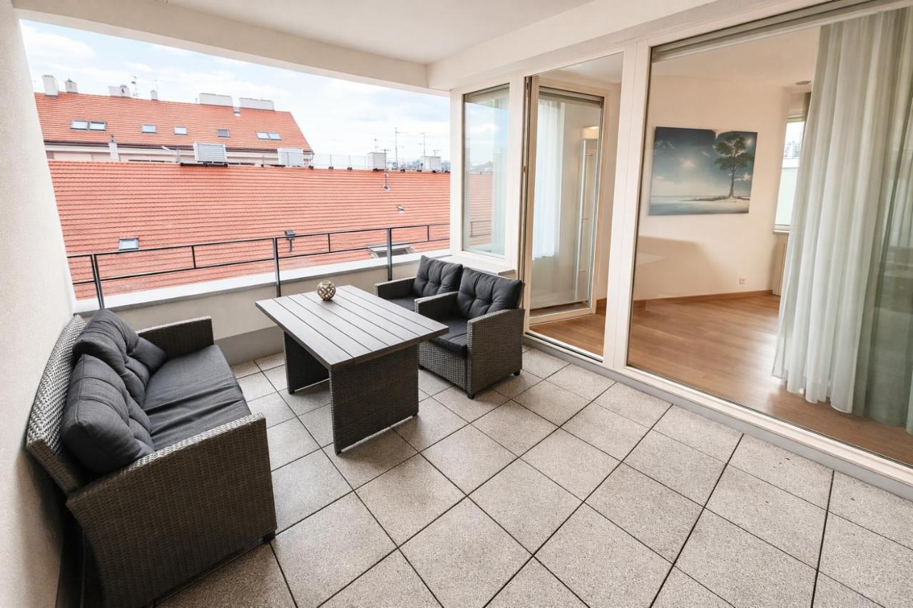 Luxury Wenceslas Apartment with Free Parking