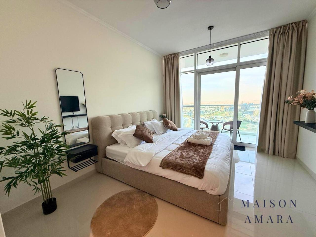 Luxury Studio with Golf View And Infinity Pool in Damac Hills (Adults Only)