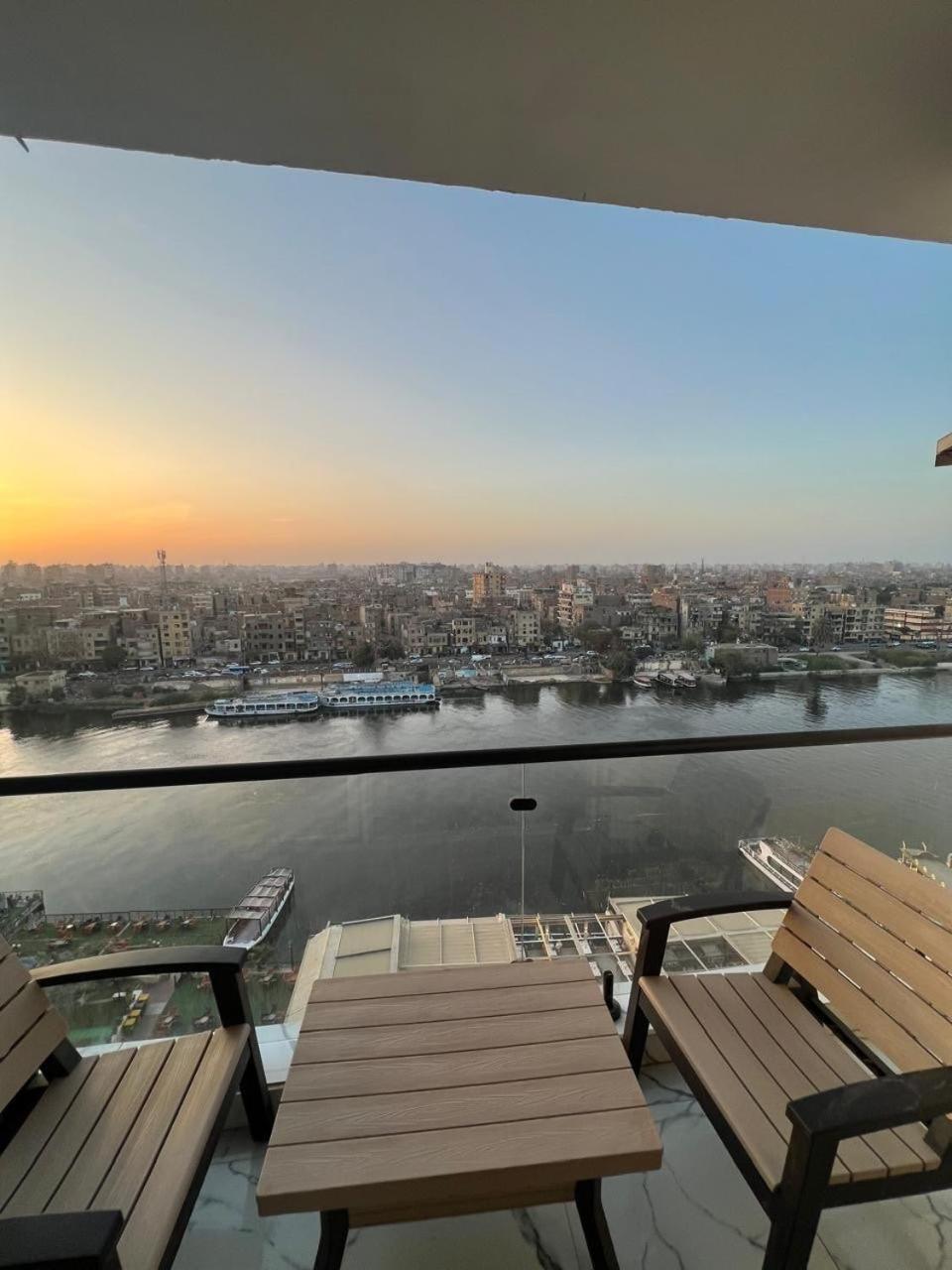 Nile View Apartment in Zamalek