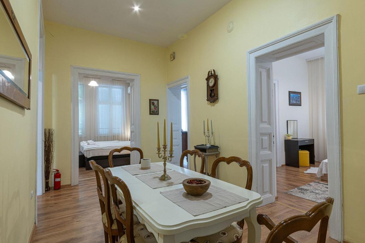 Apo Apartment Top Center by Flat Manager