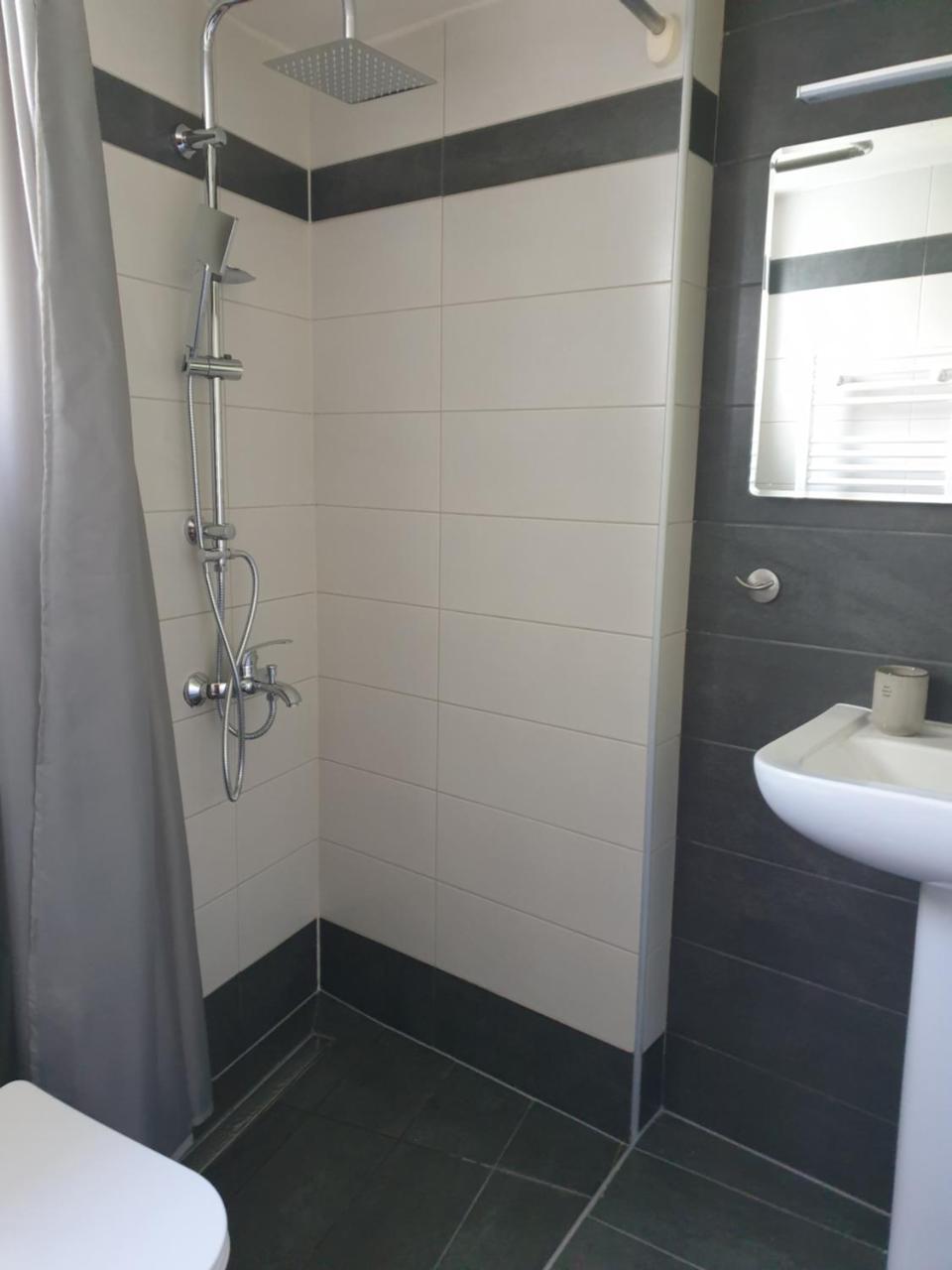 A Pleasent Small Studio Close To The Port Of Volos