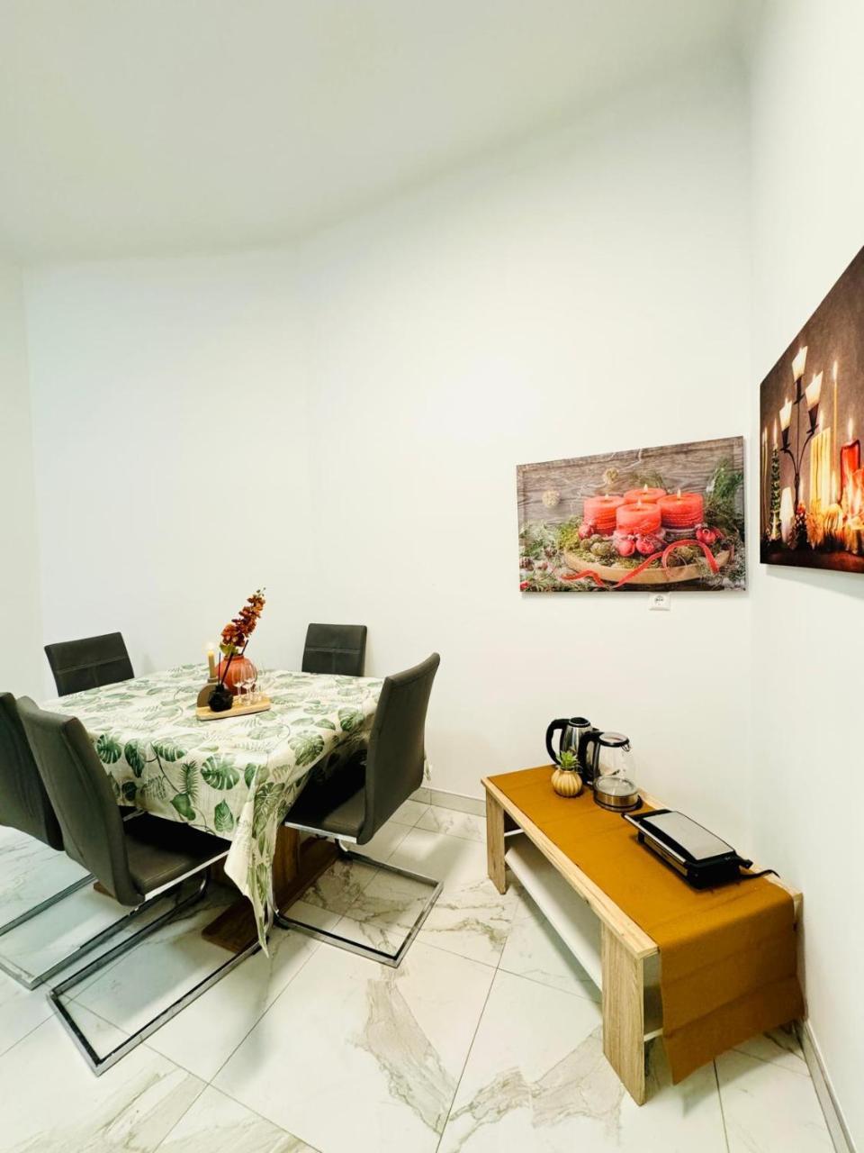 Spacious Private Rooms In 5br Apartment Near Atzgersdorf Station