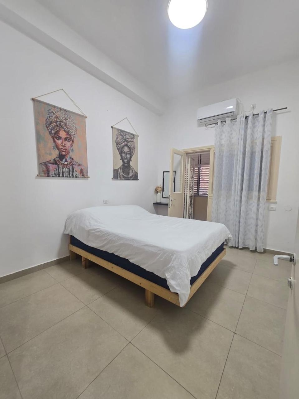 Apartment Near Bahai Gardens