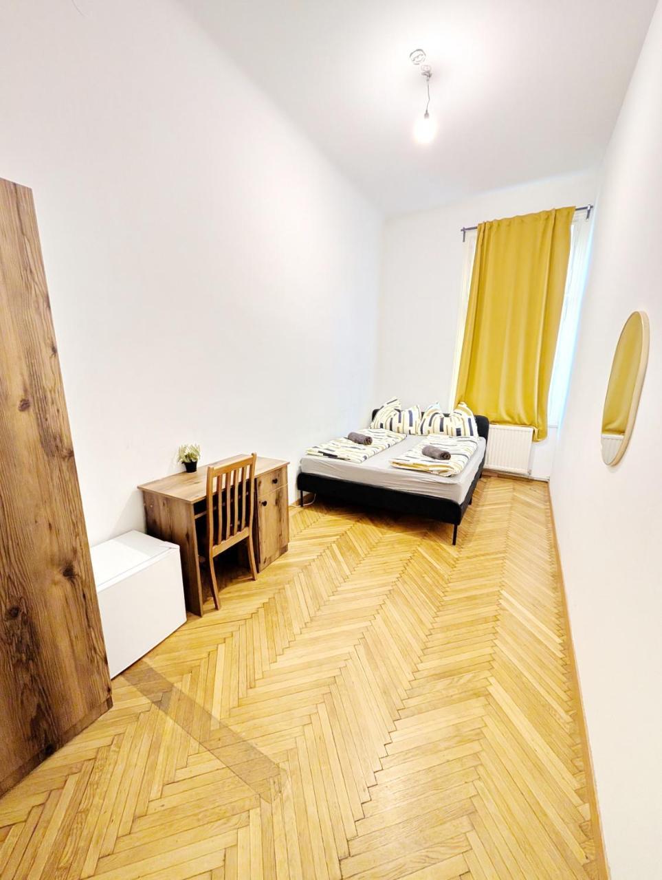 Comfortable Rooms In Simmering Area