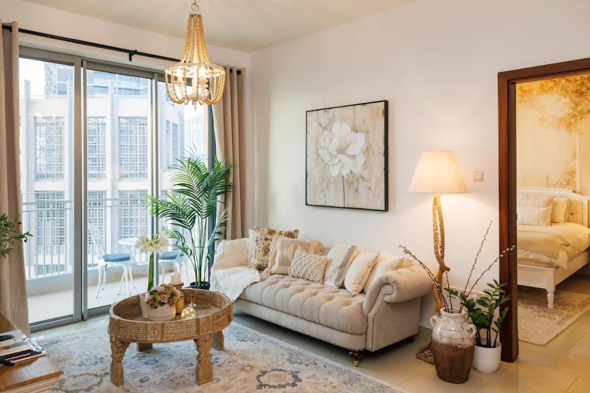 Romantic Hideaway with Burj View
