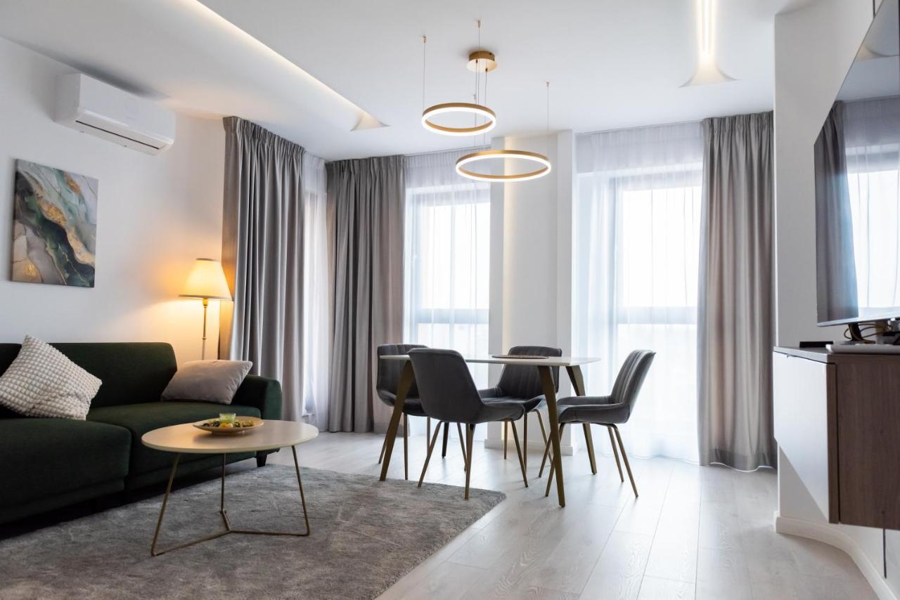 Emerald Halo Apartment