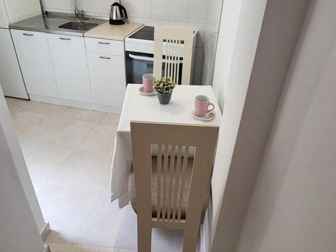 Apartment Dora Studio Apartment With Terrace